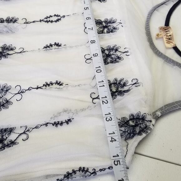 Lavish Blue White Sleeveless Tank Mesh Lined Embroidery Top Shirt Size S - Picture 8 of 10